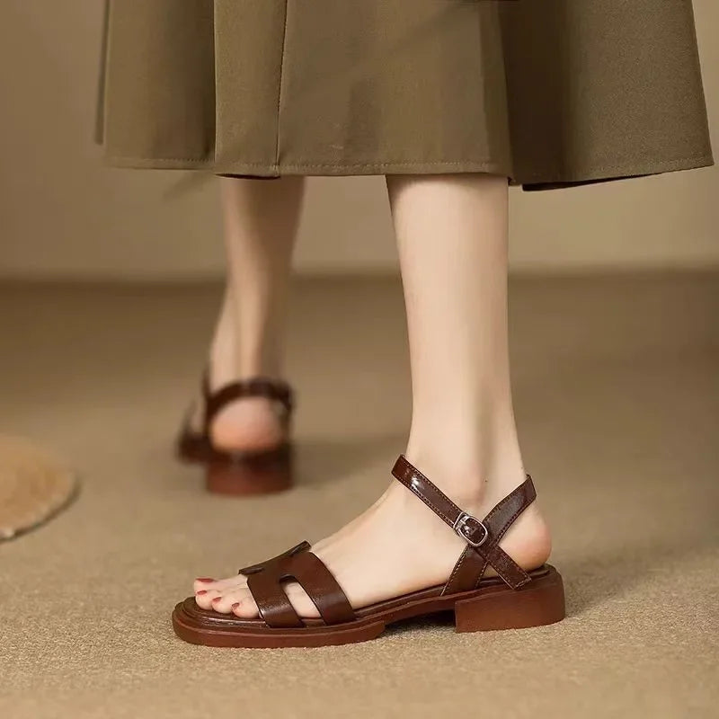 Sandalias Planas Elegancia Retro